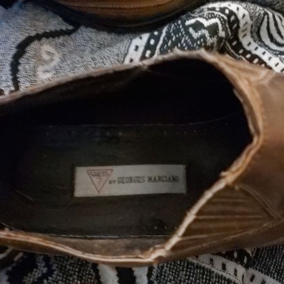 Guess Shoes - Picture 4 of 5